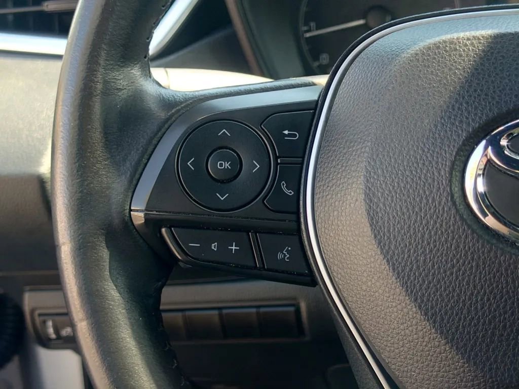 Vehicle image 19 of 30