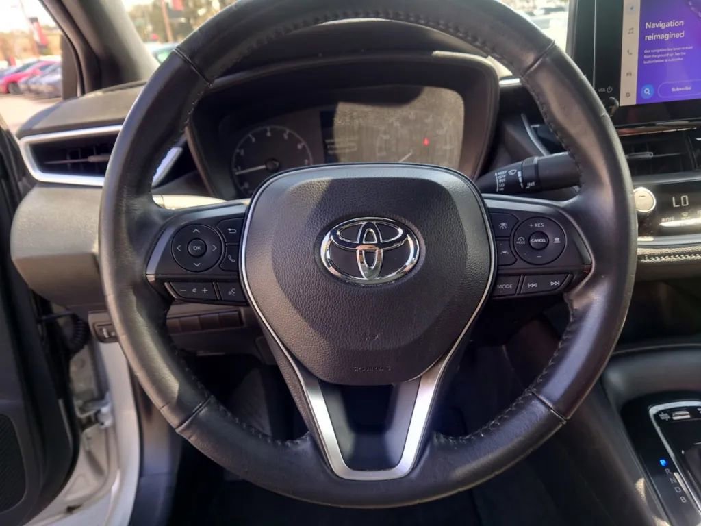 Vehicle image 18 of 30
