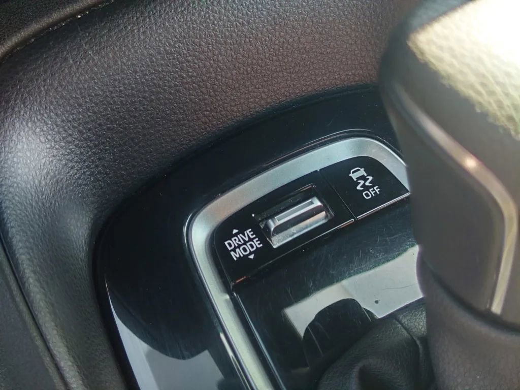 Vehicle image 26 of 30