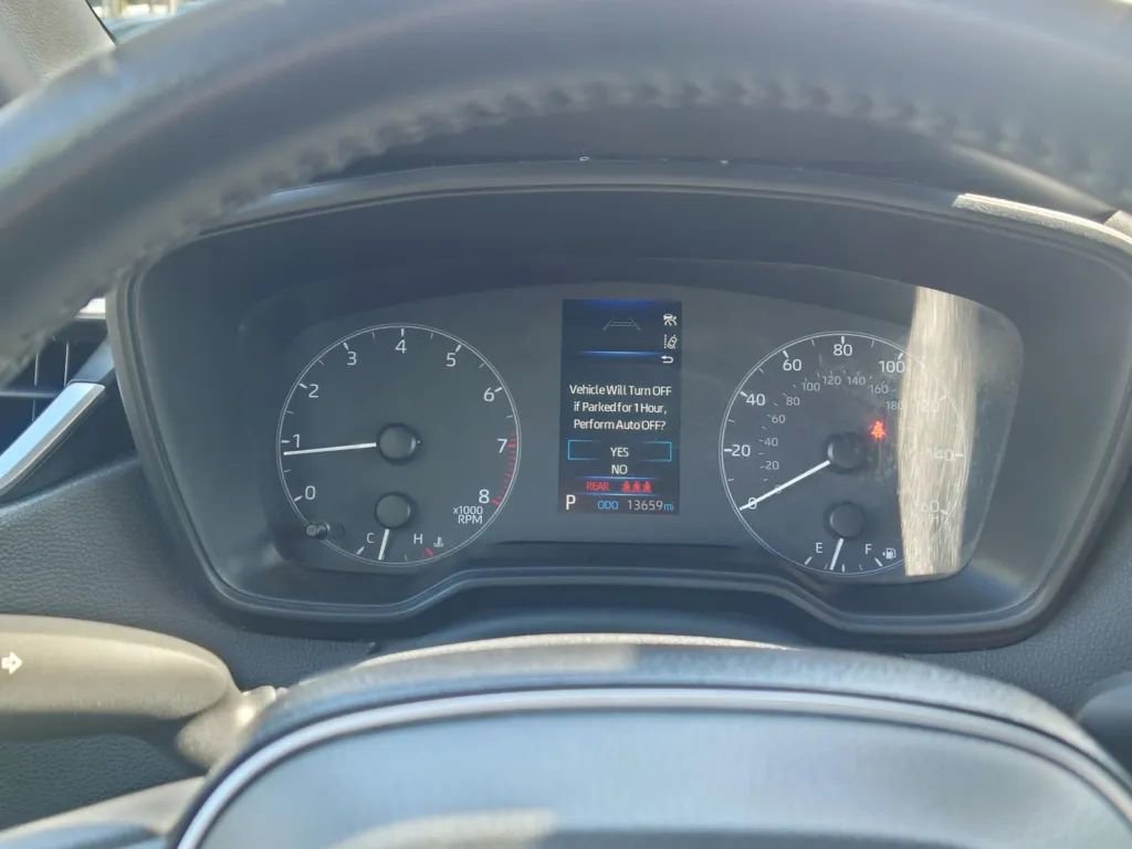 Vehicle image 21 of 30