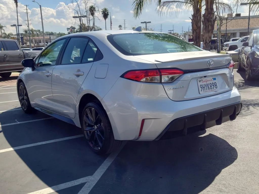 Vehicle image 6 of 30