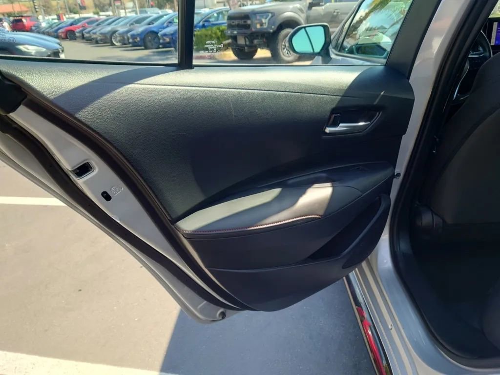 Vehicle image 13 of 30