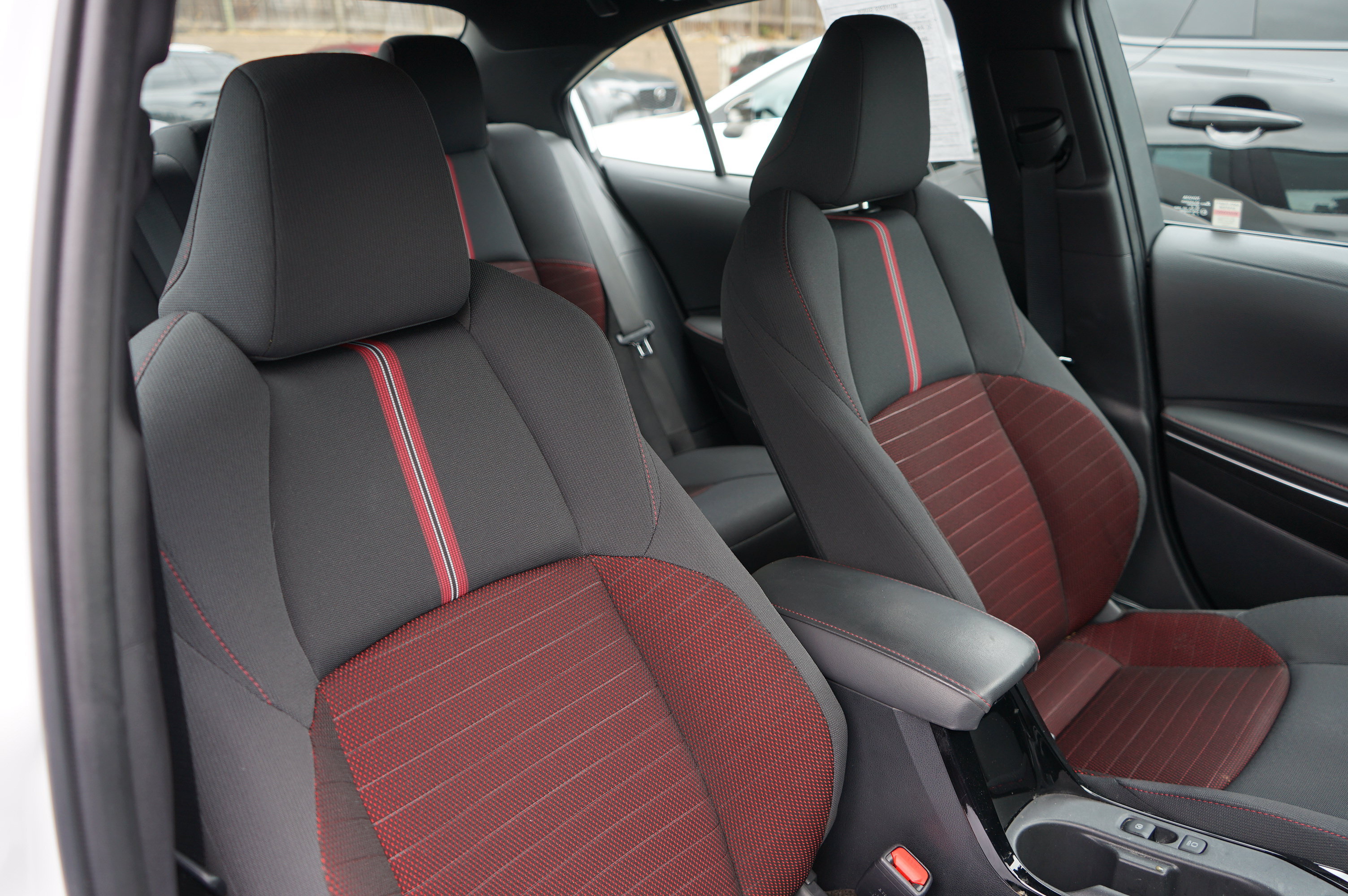 2023 Toyota Corolla SE Image 3 of 18
