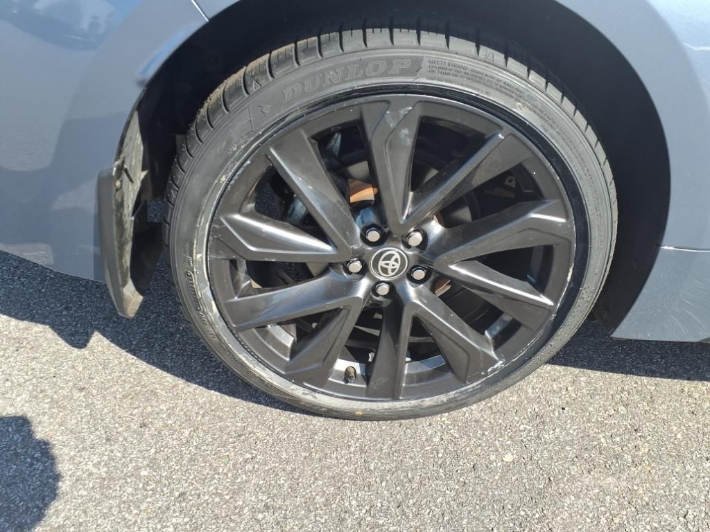 Vehicle image 9 of 26