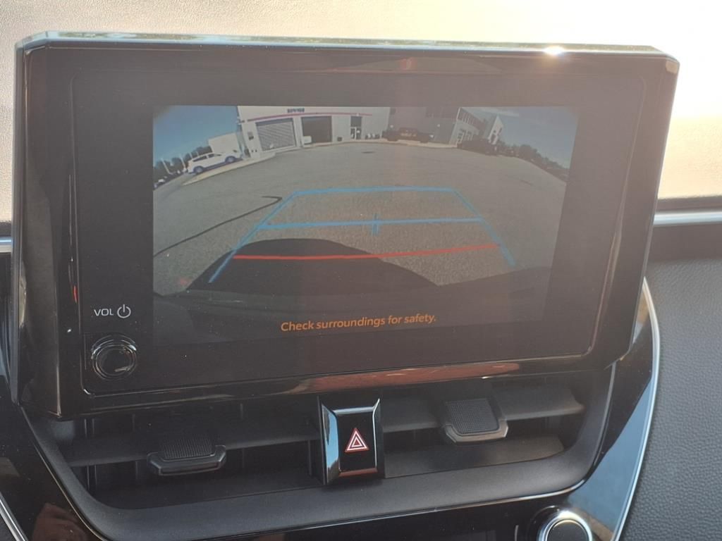 Vehicle image 13 of 26
