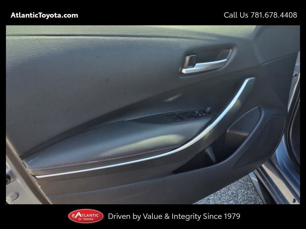 Vehicle image 17 of 26