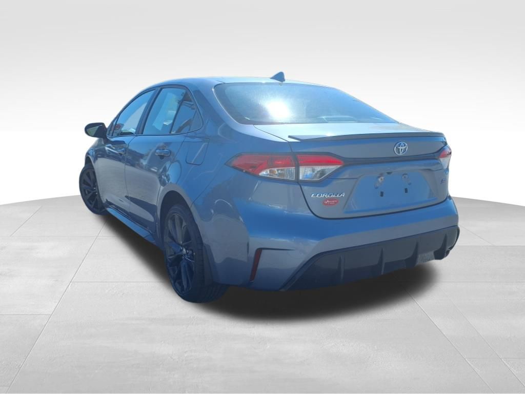 Vehicle image 7 of 26