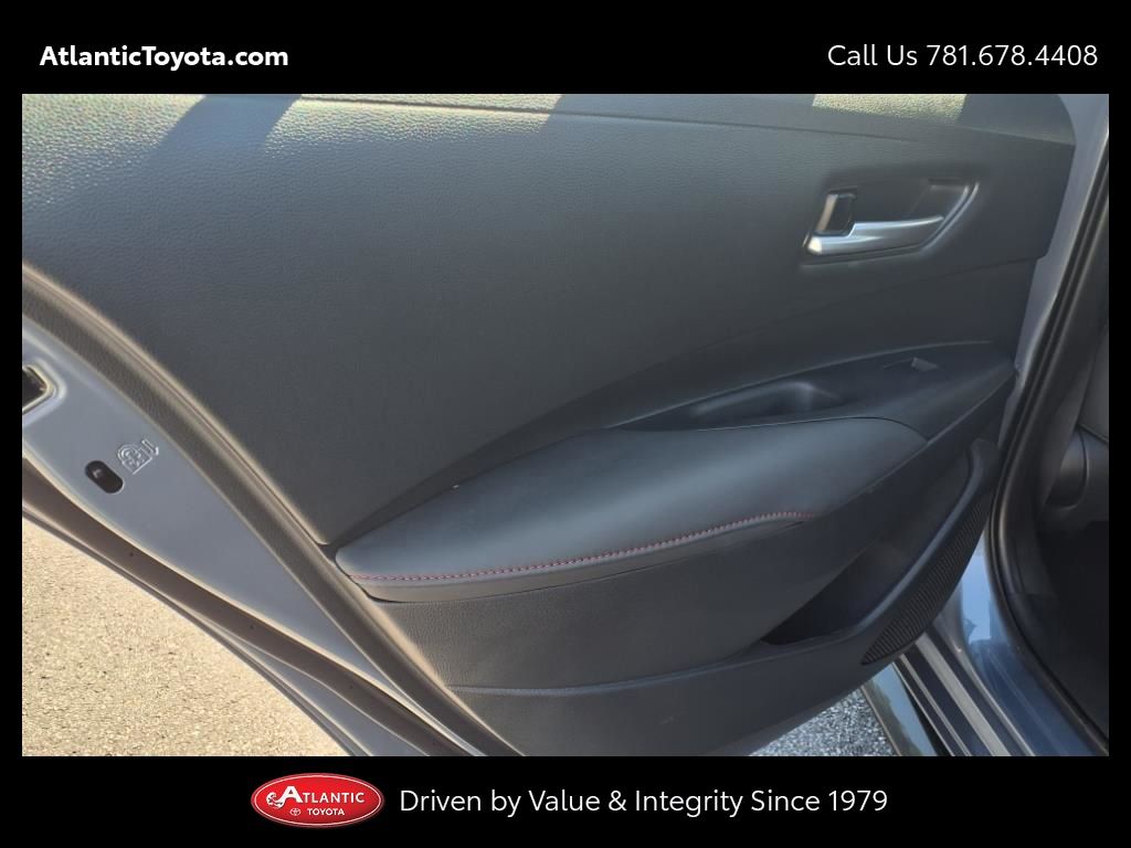 Vehicle image 25 of 26