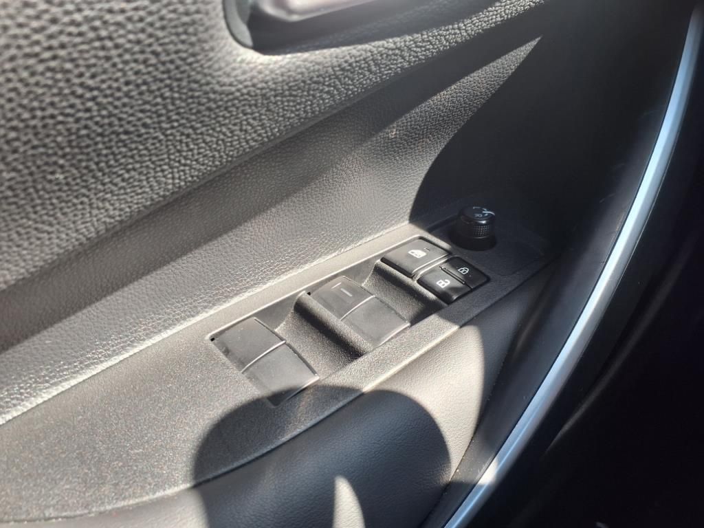 Vehicle image 19 of 26
