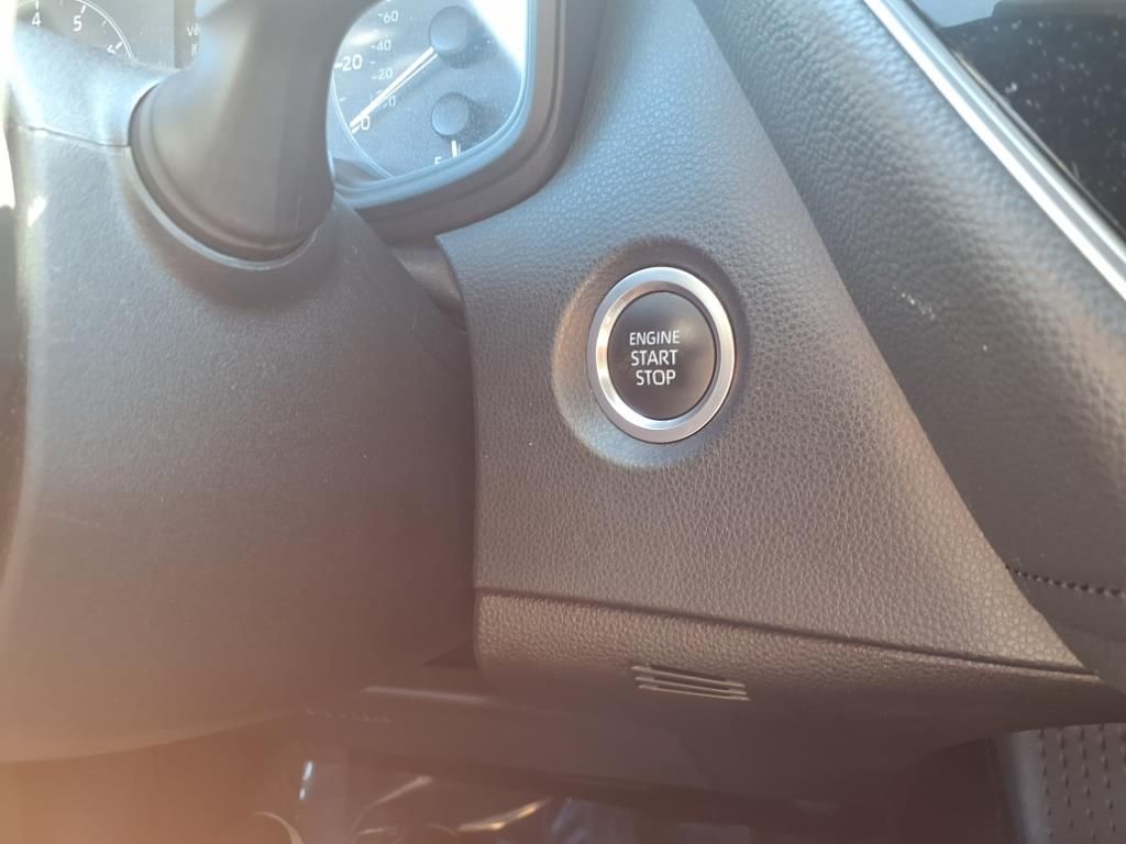 Vehicle image 18 of 26