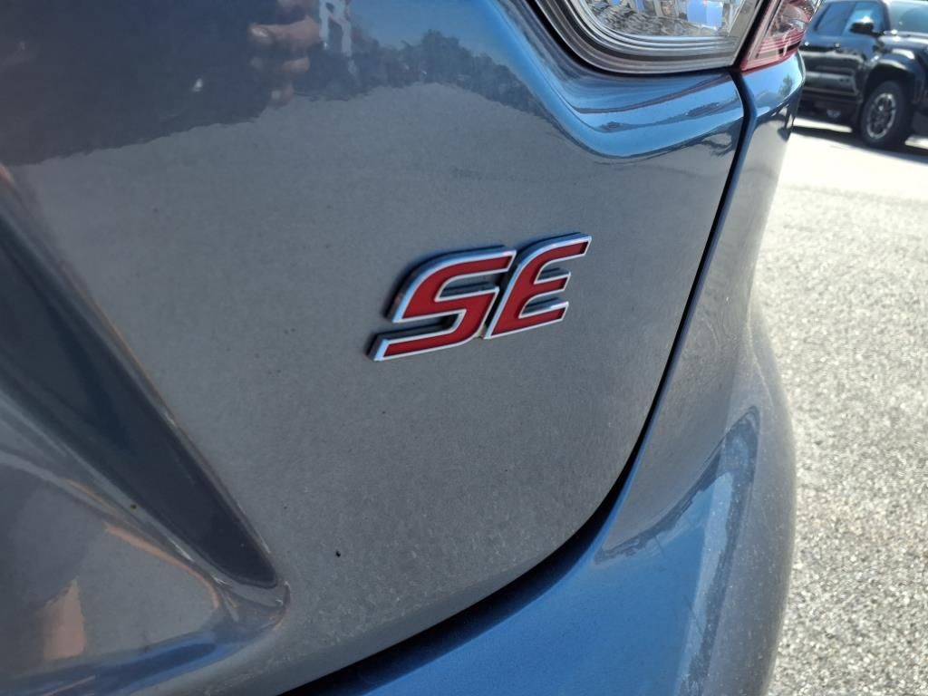 Vehicle image 21 of 26