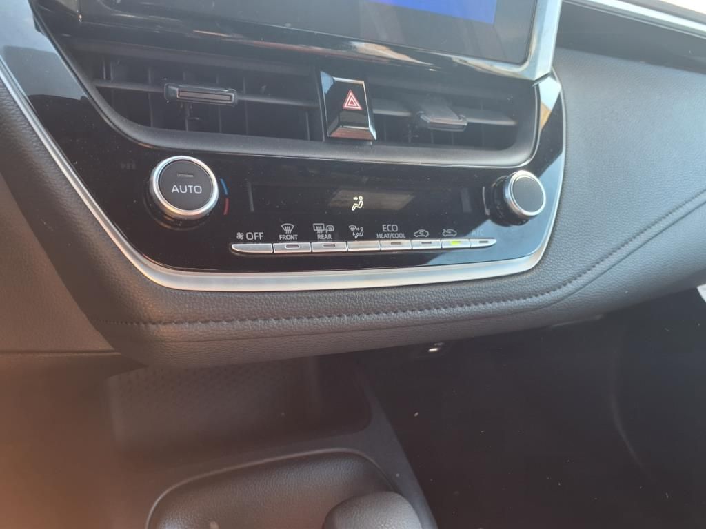 Vehicle image 16 of 26