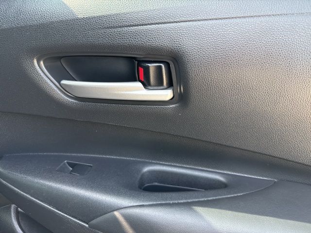 Vehicle image 11 of 33