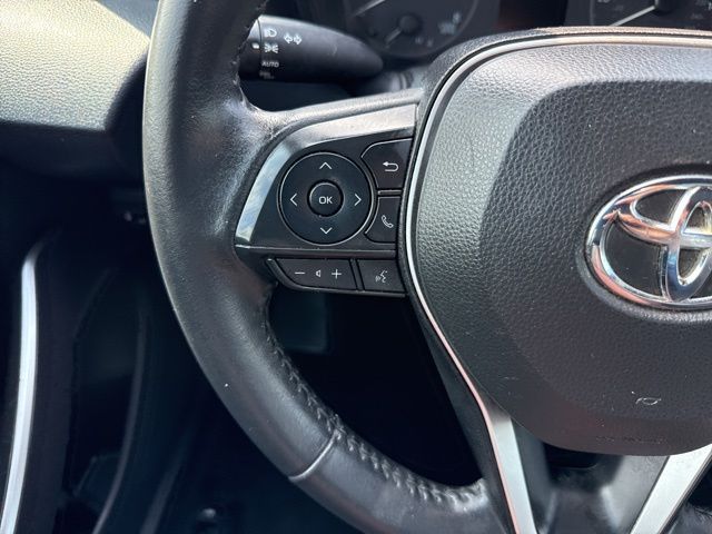 Vehicle image 18 of 33