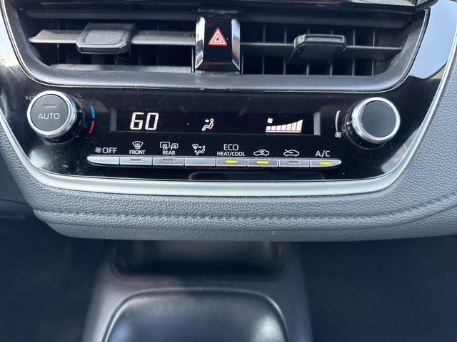 Vehicle image 24 of 33