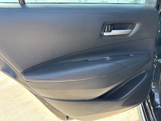 Vehicle image 14 of 33