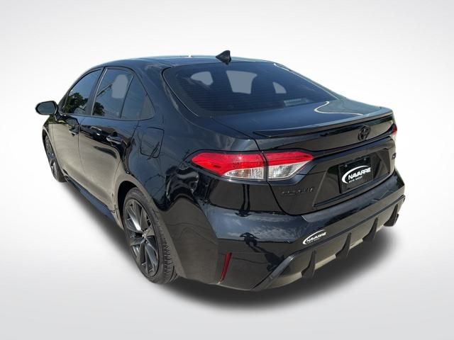 Vehicle image 7 of 33