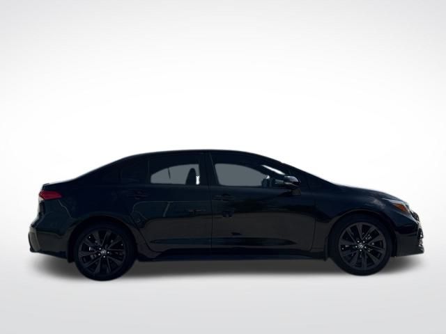 Vehicle image 4 of 33