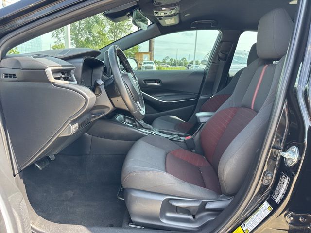 Vehicle image 26 of 33