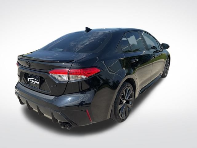 Vehicle image 5 of 33
