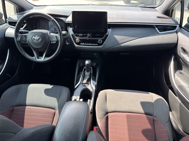 Vehicle image 16 of 33