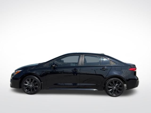 Vehicle image 8 of 33