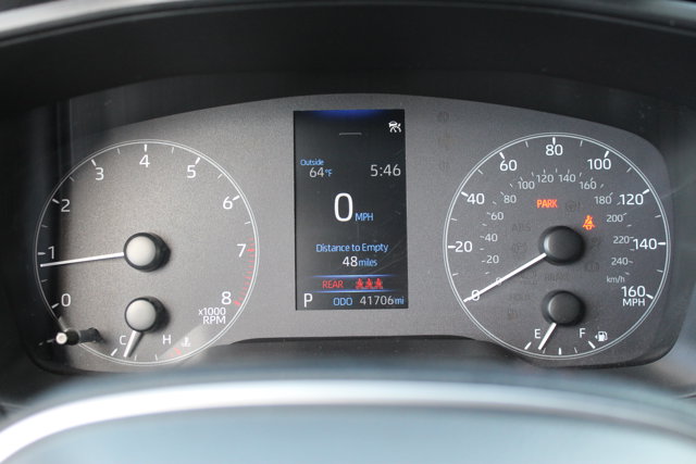 Vehicle image 21 of 28