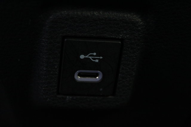 Vehicle image 16 of 28