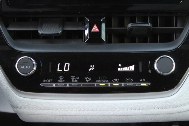 Vehicle image 17 of 28
