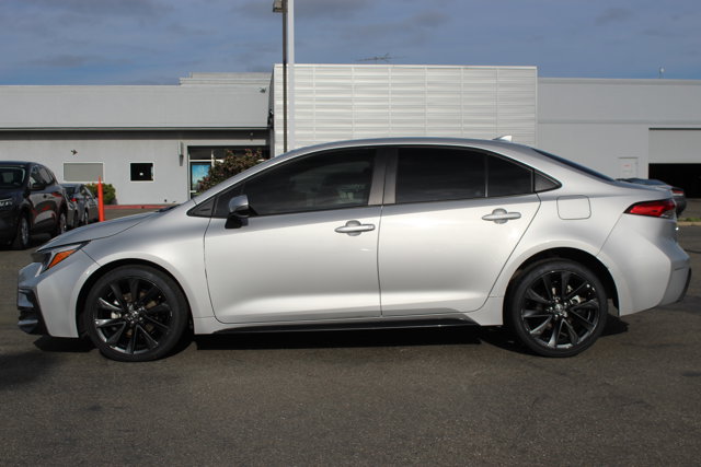 Vehicle image 2 of 28