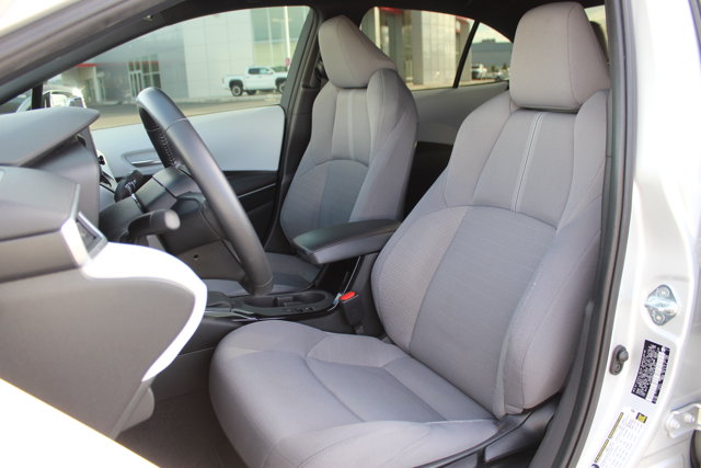 Vehicle image 20 of 28