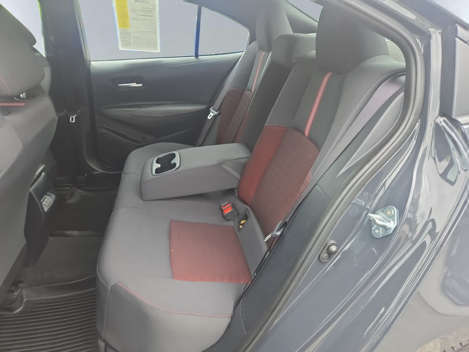 Vehicle image 18 of 25