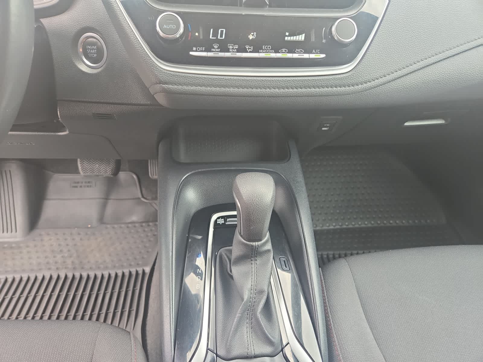 Vehicle image 16 of 25