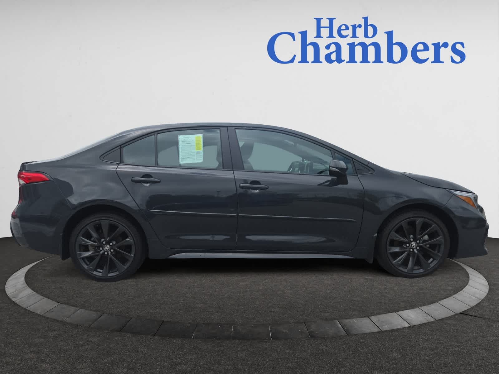 Vehicle image 4 of 25