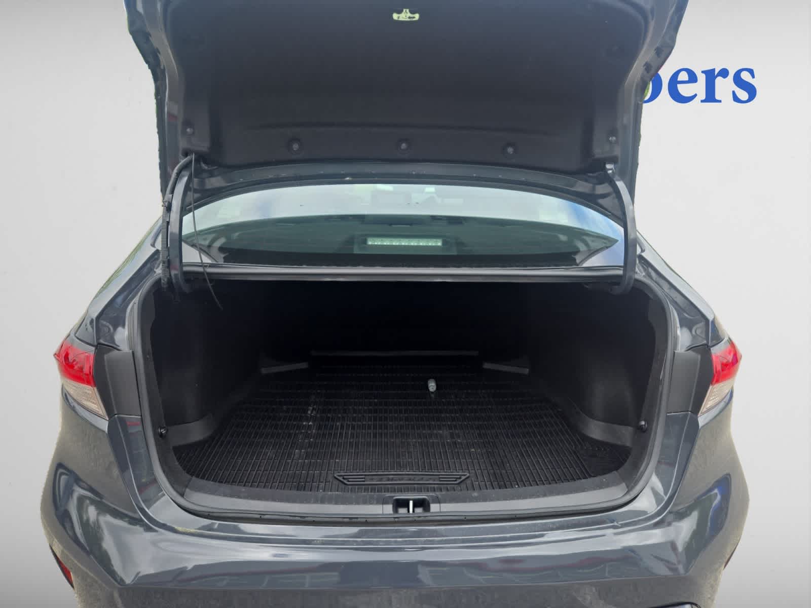 Vehicle image 6 of 25