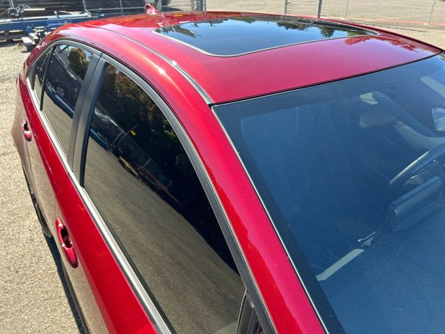 Vehicle image 27 of 36