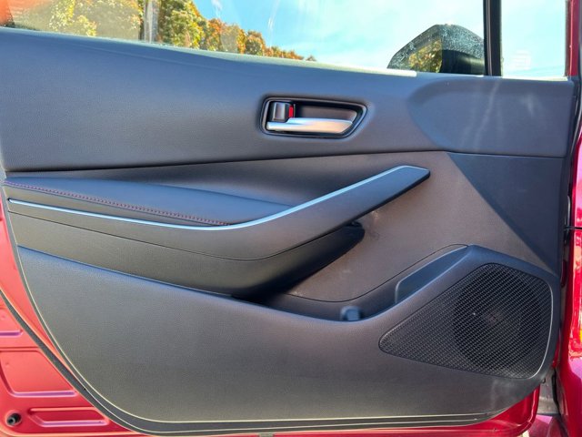 Vehicle image 21 of 36