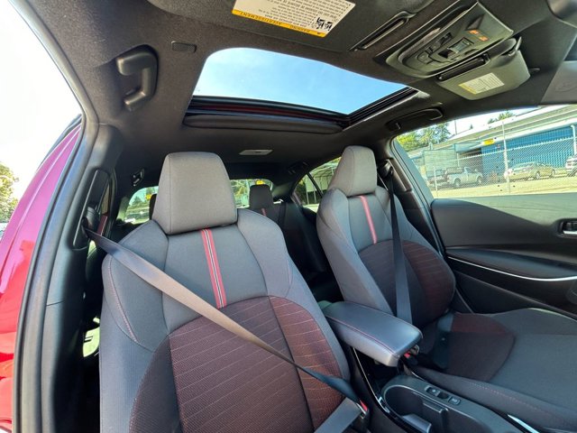 Vehicle image 26 of 36