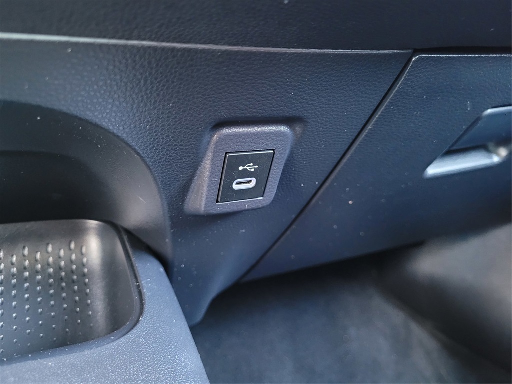 Vehicle image 15 of 27