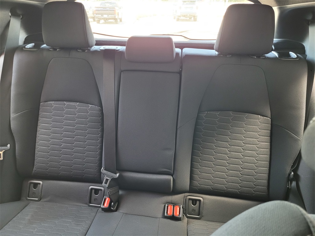 Vehicle image 11 of 27