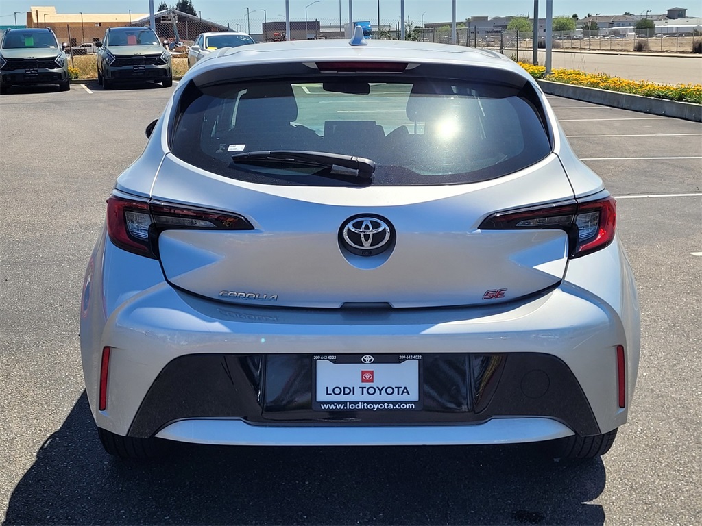 Vehicle image 4 of 27