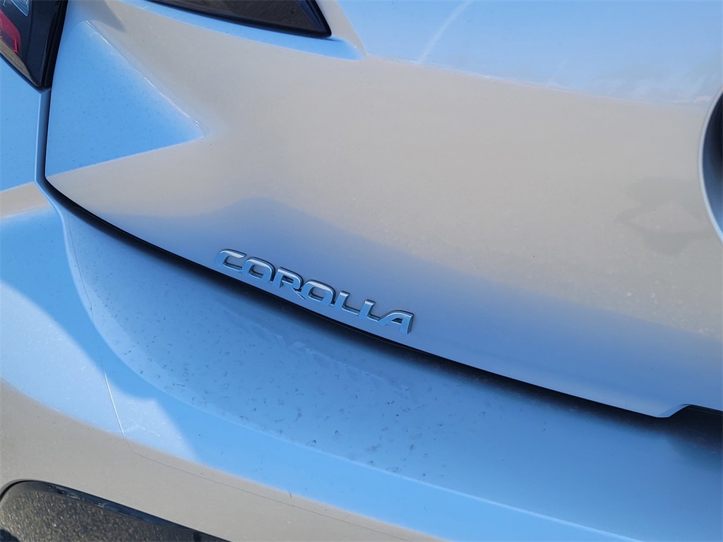 Vehicle image 6 of 27