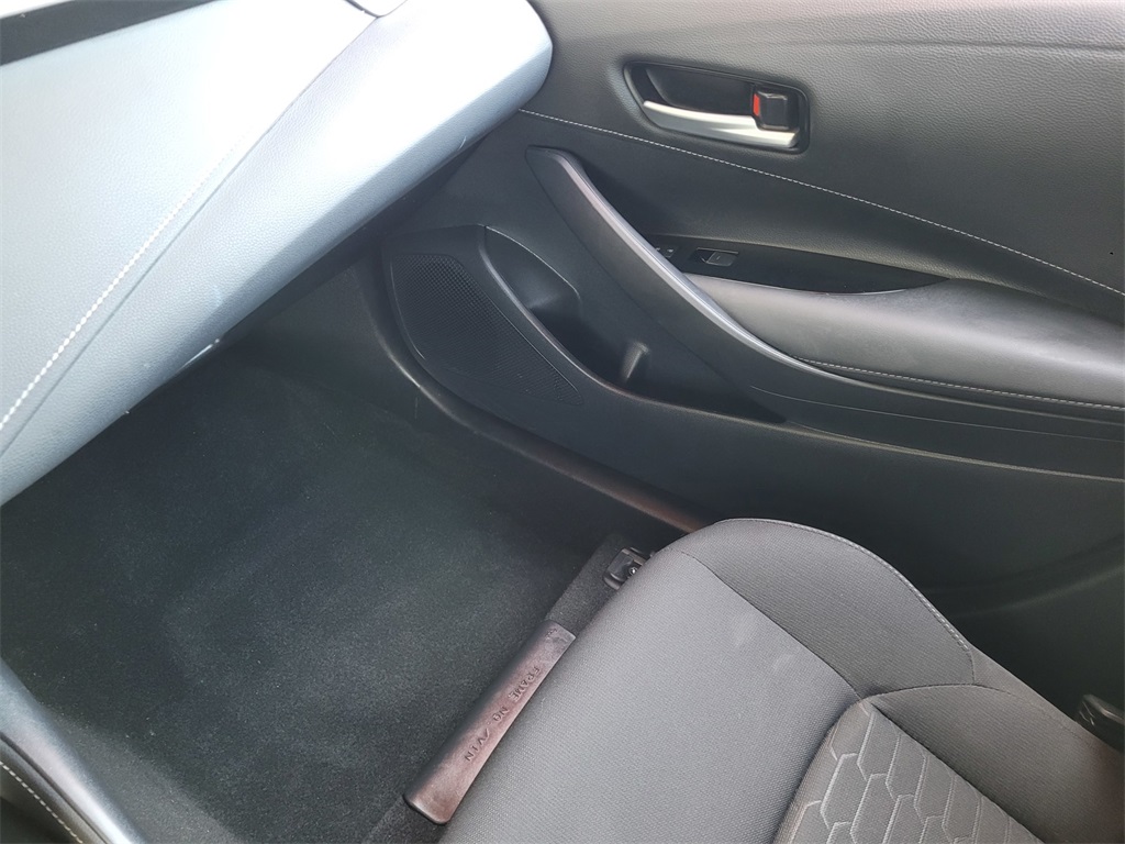 Vehicle image 12 of 27