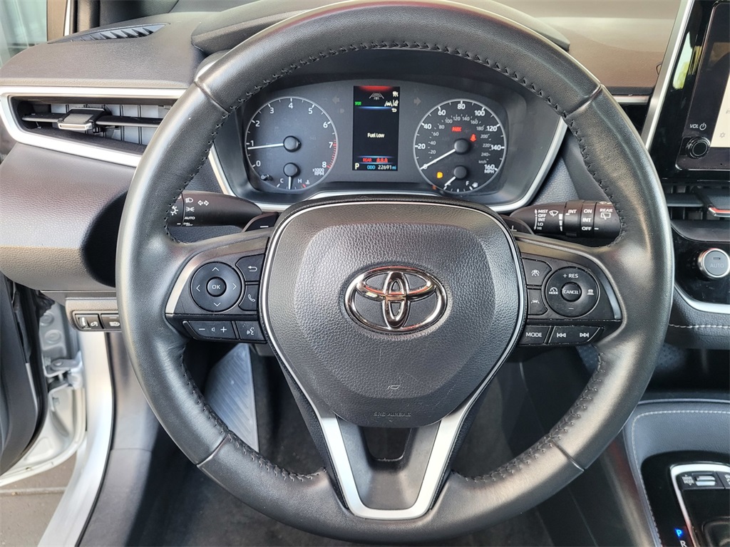 Vehicle image 21 of 27