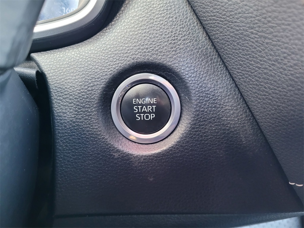 Vehicle image 19 of 27