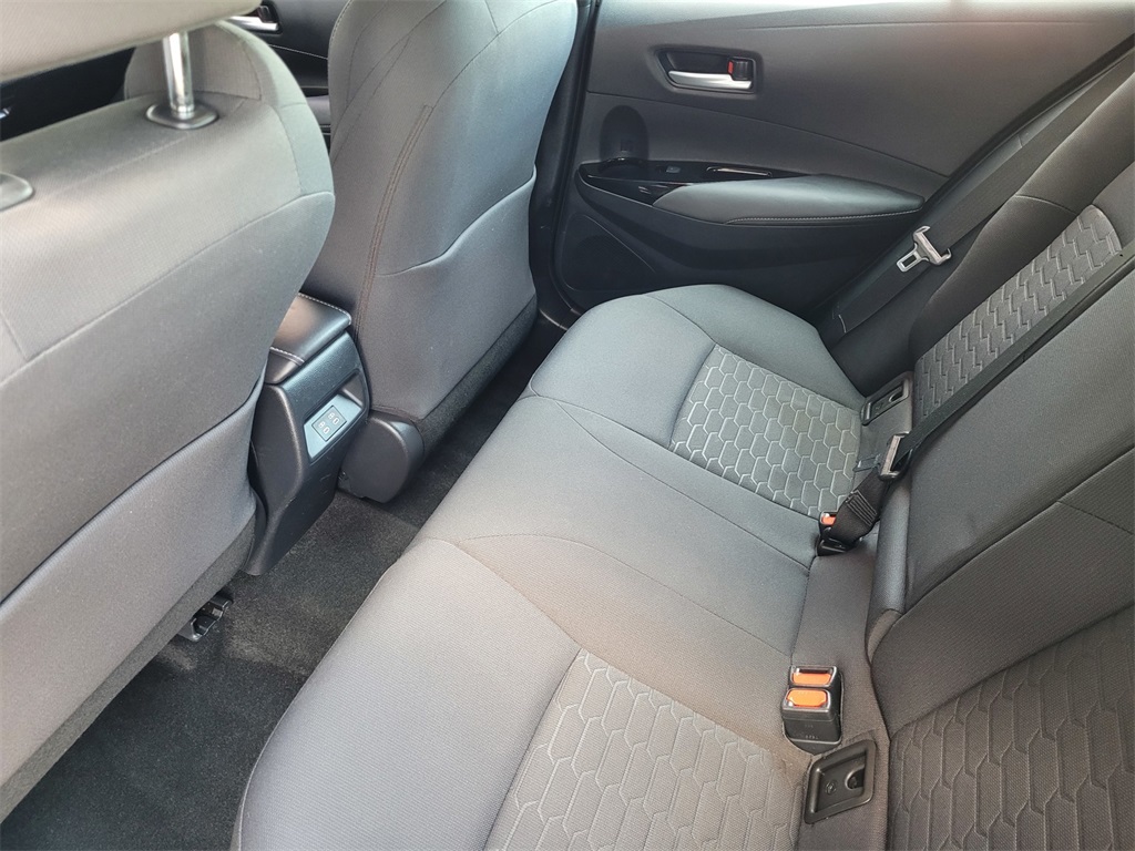 Vehicle image 10 of 27