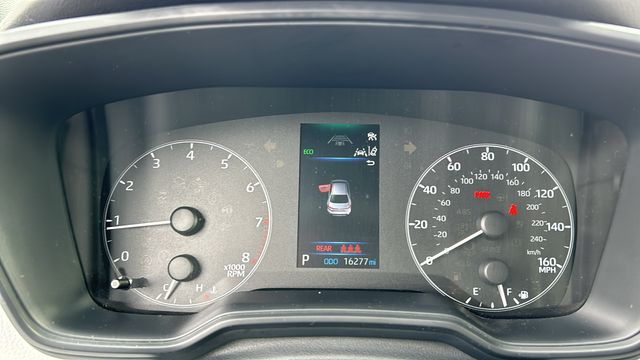 Vehicle image 18 of 23