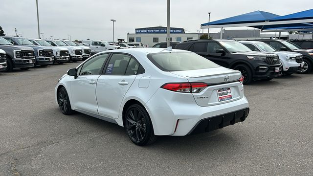 Vehicle image 8 of 23