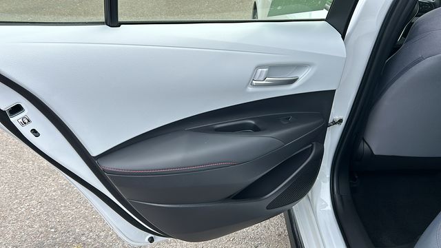 Vehicle image 14 of 23