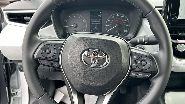 Vehicle image 19 of 23